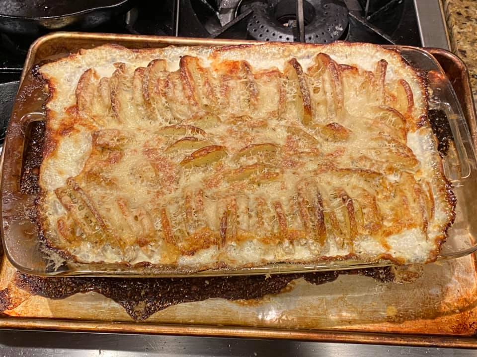 The “Potaties Hasselbeck au Gratin” come out to let the Bee